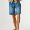 Bermudas de ganga com corte justo Bermudas de ganga com corte justo
