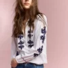 Blusa com bordado floral Blusa com bordado floral