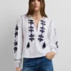 Blusa com bordado floral Blusa com bordado floral