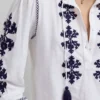 Blusa com bordado floral Blusa com bordado floral