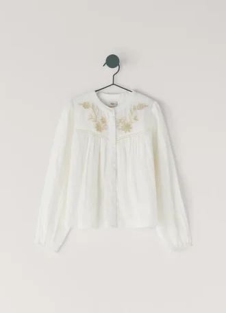 Blusa com detalhes bordados