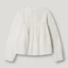 Blusa com detalhes bordados