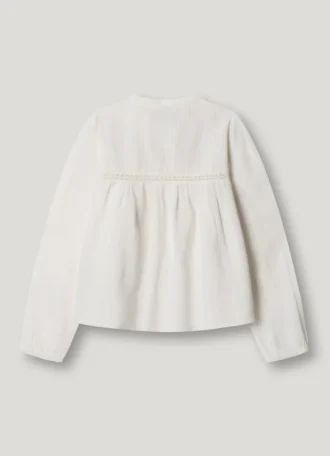 Blusa com detalhes bordados