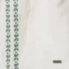 Blusa com detalhes bordados