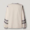 Blusa com detalhes bordados