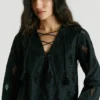 Blusa com detalhes em renda Blusa com detalhes em renda
