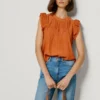Blusa com detalhes plissados