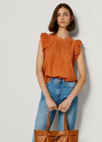 Blusa com detalhes plissados