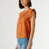 Blusa com detalhes plissados
