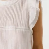Blusa com detalhes plissados