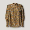 Blusa com estampado floral Blusa com estampado floral