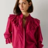 Blusa com folhos fluidos Blusa com folhos fluidos