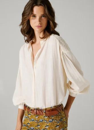 Blusa com gola Mao fluida