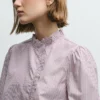 Blusa de popelina com folhos