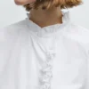 Blusa de popelina com folhos