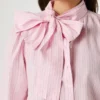 Blusa de popelina às riscas