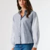 Blusa de popelina às riscas