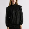 Blusa fluida com detalhes metálicos Blusa fluida com detalhes metálicos