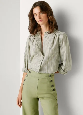 Blusa às riscas com gola Mao