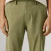 Calças chino de corte justo Calças chino de corte justo