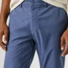 Calças chino de corte justo Calças chino de corte justo