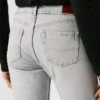 Calças de ganga de cintura média e corte bootcut – Piper Calças de ganga de cintura média e corte bootcut – Piper
