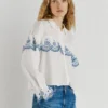 Camisa com folhos bordados