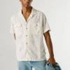 Camisa com gola cubana Camisa com gola cubana