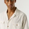 Camisa com gola cubana Camisa com gola cubana