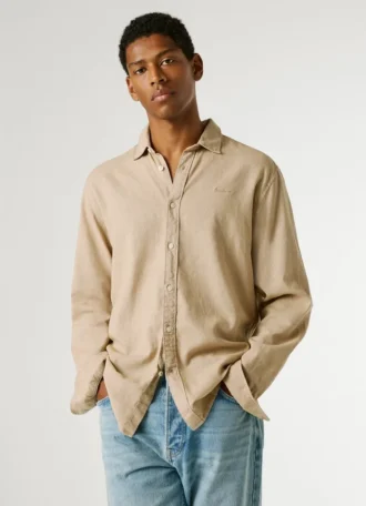 Camisa de corte regular tingida