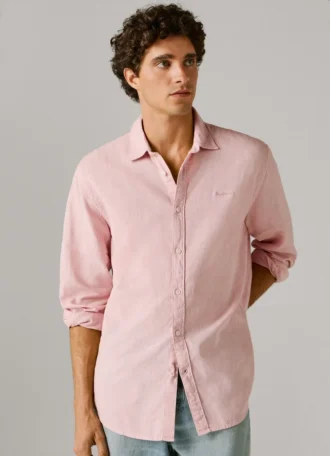 Camisa de corte regular tingida