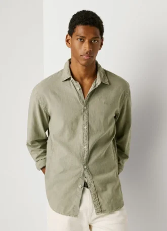 Camisa de corte regular tingida