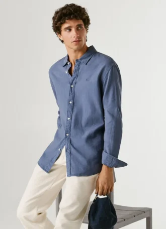 Camisa de corte regular tingida