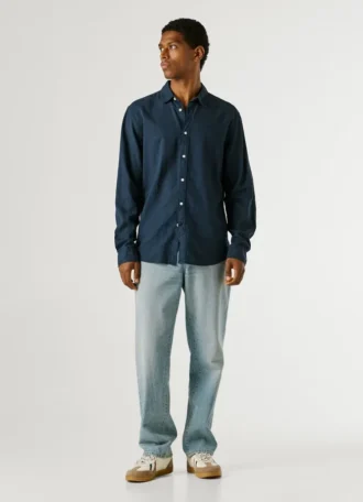 Camisa de corte regular tingida
