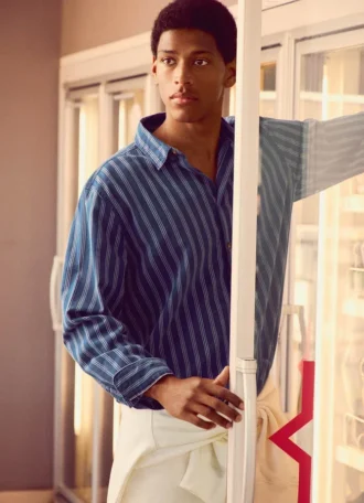 Camisa de popelina às riscas