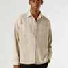 Camisa de veludo cotelê de corte descontraído