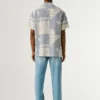 Camisa em patchwork com gola cubana Camisa em patchwork com gola cubana