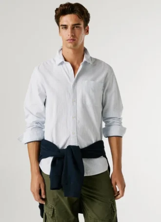 Camisa Oxford às riscas de corte regular