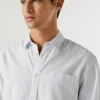 Camisa Oxford às riscas de corte regular
