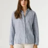 Camisa às riscas de corte descontraído Camisa às riscas de corte descontraído