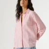 Camisa às riscas de corte descontraído Camisa às riscas de corte descontraído