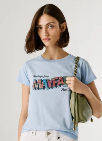 Camiseta com estampa artística