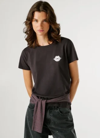 Camiseta com estampa artística