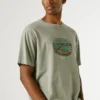Camiseta com estampa artística Camiseta com estampa artística