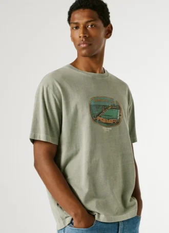 Camiseta com estampa artística
