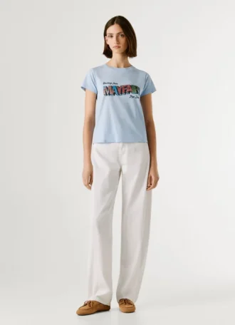 Camiseta com estampa artística