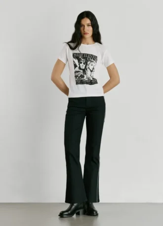 Camiseta com estampa artística