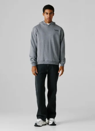Camisola com capuz de corte regular