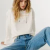 Camisola com capuz e logótipo Camisola com capuz e logótipo