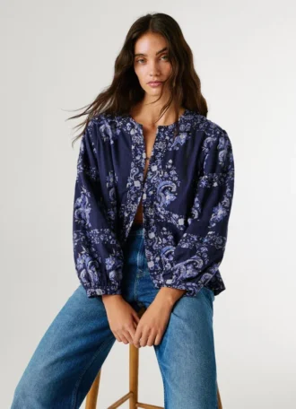 Casaco com estampado floral